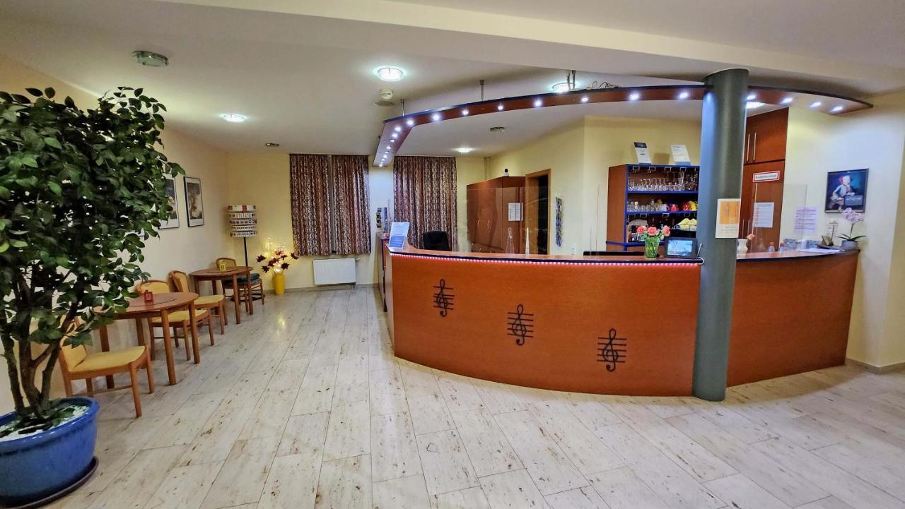 Hotel Amadeus Dresden Neustadt Bagian luar foto