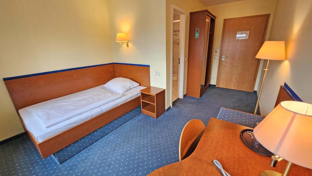 Hotel Amadeus Dresden Neustadt Bagian luar foto