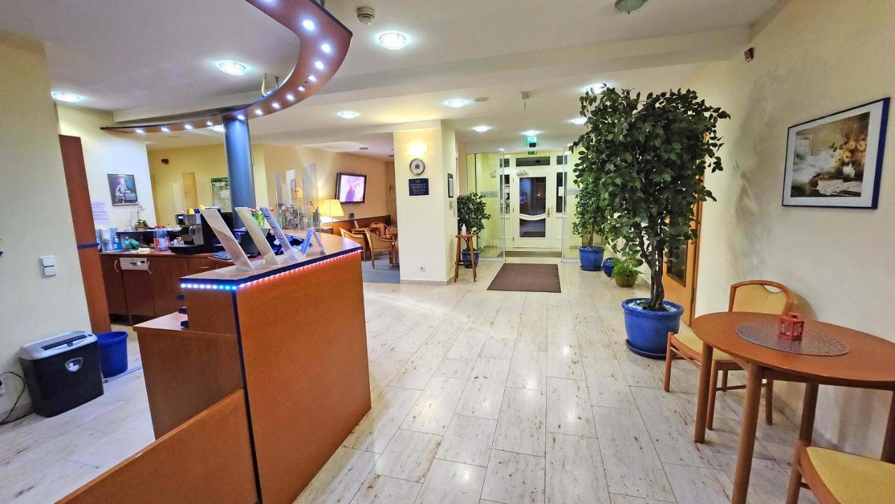 Hotel Amadeus Dresden Neustadt Bagian luar foto