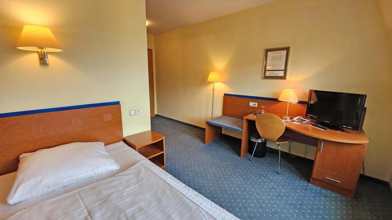 Hotel Amadeus Dresden Neustadt Bagian luar foto