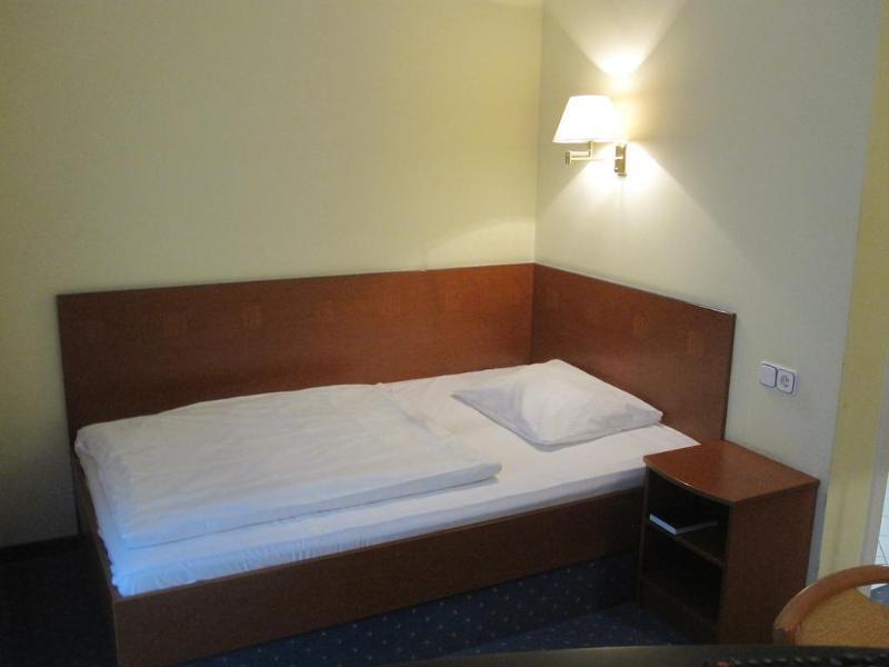 Hotel Amadeus Dresden Neustadt Bagian luar foto